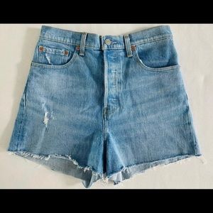 LEVIS HIGH WAISTED SHORTS